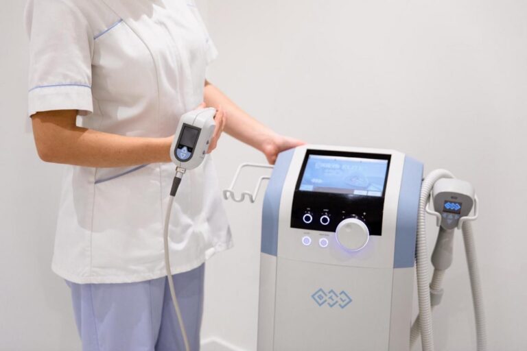 EXILIS TIGHTENS SKIN AND REDUCES WRINKLES